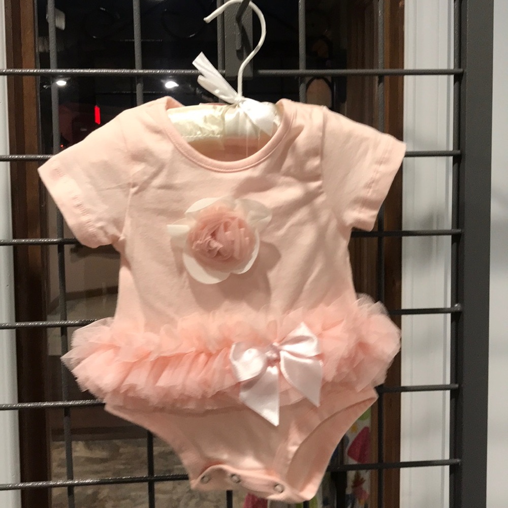 NWT Popatu Peach Onesy with Tiutu Detail 3-6 Mos
